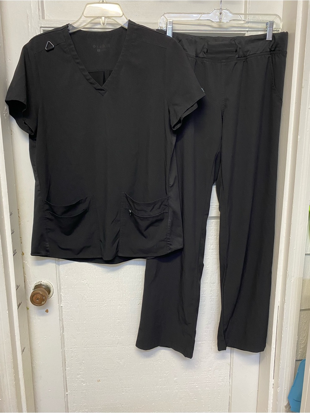 Med couture scrubs set women’s size medium cargo pant Black